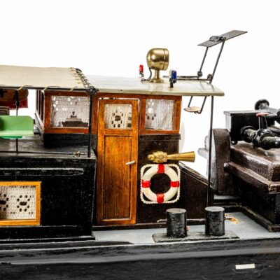 Maquette de Péniche MCA · Maquette de Péniche en Bois Déjà Montée · Mistral Maquettes