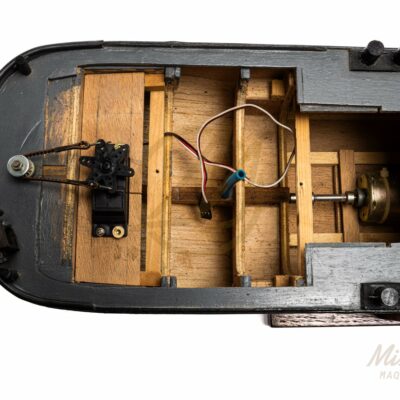 Maquette de Péniche MCA · Maquette de Péniche en Bois Déjà Montée · Mistral Maquettes