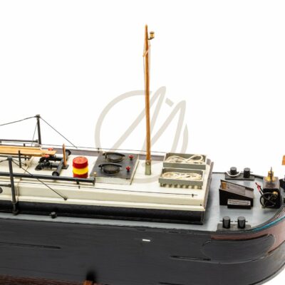 Maquette de Péniche MCA · Maquette de Péniche en Bois Déjà Montée · Mistral Maquettes