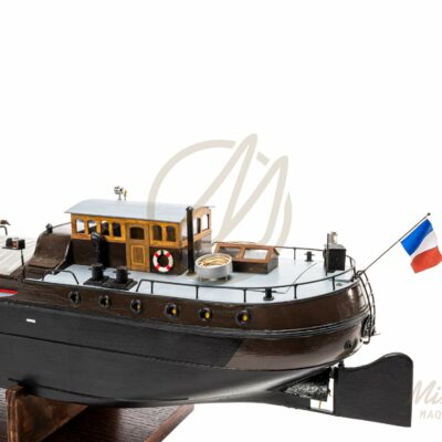 Maquette de Péniche Minos · Maquette de Péniche en Bois Déjà Montée · Mistral Maquettes