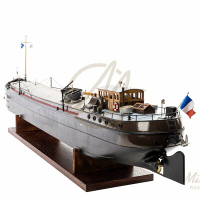 Maquette de Péniche Minos · Maquette de Péniche en Bois Déjà Montée · Mistral Maquettes
