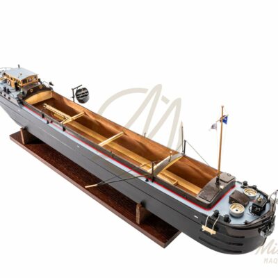 Maquette de Péniche Minos · Maquette de Péniche en Bois Déjà Montée · Mistral Maquettes