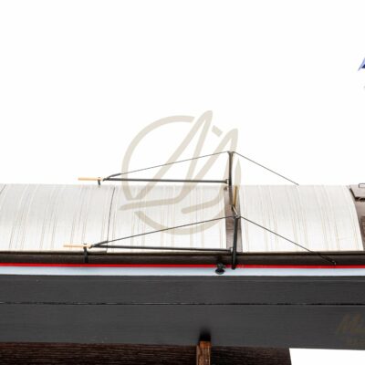 Maquette de Péniche Minos · Maquette de Péniche en Bois Déjà Montée · Mistral Maquettes