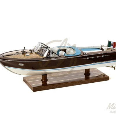 Maquette de runabout Rama 54cm. Bateau en bois d'inspiration des bateau de plaisance Italiens des années 50 et 60. Maquette inspirée de l'Aquarama de Riva.