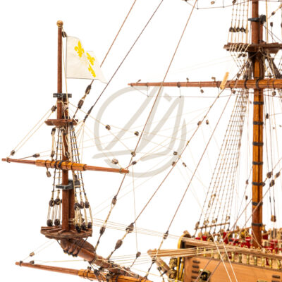 Maquette du Soleil Royal · Exemplaire Unique Décoratif - Maquette de Bateau en Bois déjà Montée.