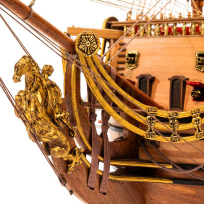 Maquette du Soleil Royal · Exemplaire Unique Décoratif - Maquette de Bateau en Bois déjà Montée.