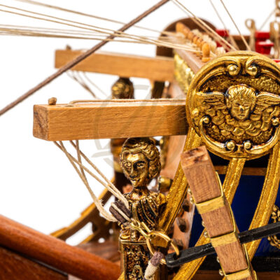 Maquette du Soleil Royal · Exemplaire Unique Décoratif - Maquette de Bateau en Bois déjà Montée.