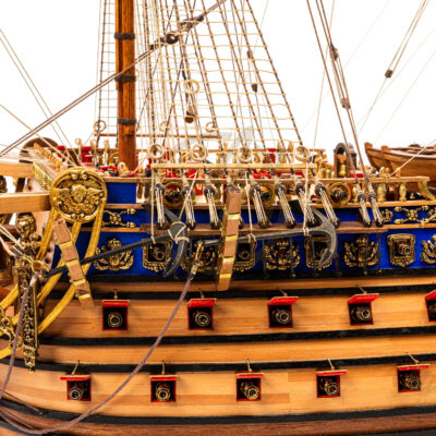 Maquette du Soleil Royal · Exemplaire Unique Décoratif - Maquette de Bateau en Bois déjà Montée.