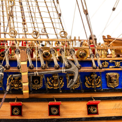 Maquette du Soleil Royal · Exemplaire Unique Décoratif - Maquette de Bateau en Bois déjà Montée.