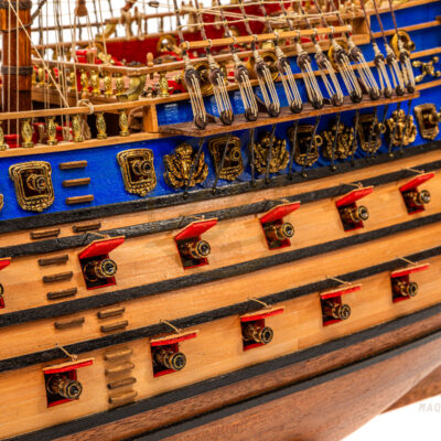 Maquette du Soleil Royal · Exemplaire Unique Décoratif - Maquette de Bateau en Bois déjà Montée.