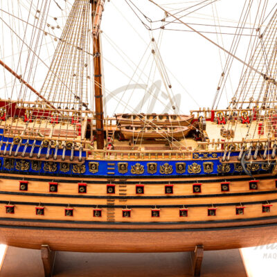 Maquette du Soleil Royal · Exemplaire Unique Décoratif - Maquette de Bateau en Bois déjà Montée.