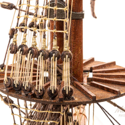 Maquette du Soleil Royal · Exemplaire Unique Décoratif - Maquette de Bateau en Bois déjà Montée.