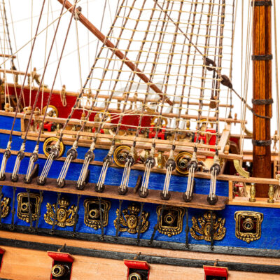 Maquette du Soleil Royal · Exemplaire Unique Décoratif - Maquette de Bateau en Bois déjà Montée.