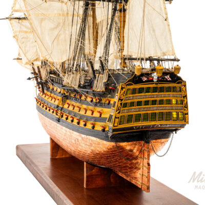 Maquette du Victory - Coque Cuivrée - Vaisseau de la Royal Navy - Exemplaire Unique · Mistral Maquettes · Maquettes de Bateaux Décoratives haut de Gamme