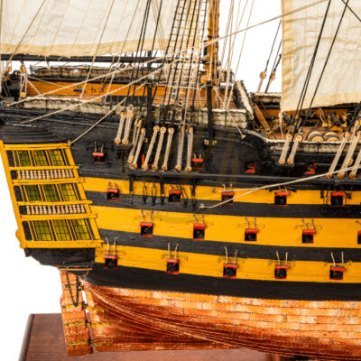 Maquette du Victory - Coque Cuivrée - Vaisseau de la Royal Navy - Exemplaire Unique · Mistral Maquettes · Maquettes de Bateaux Décoratives haut de Gamme